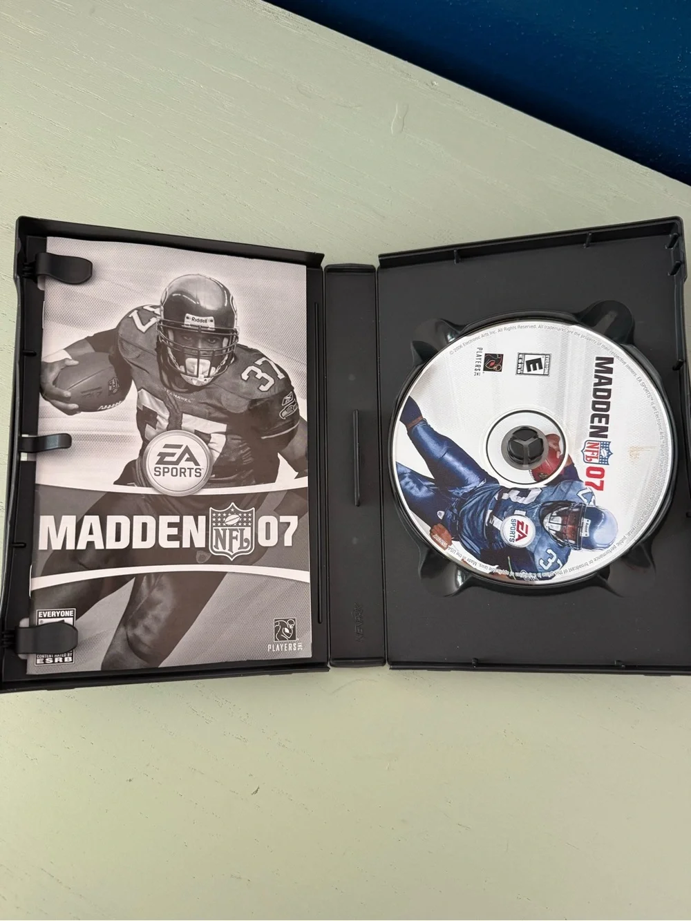 2006 NFL Madden 07 PC DVD-ROM with Manual